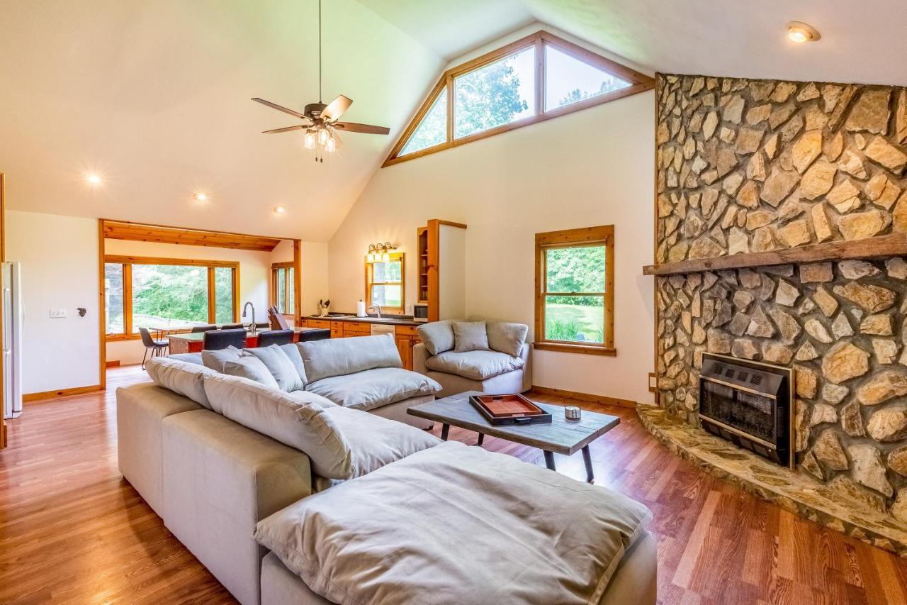 Pebble On The Creek Vila Whittier Exterior foto